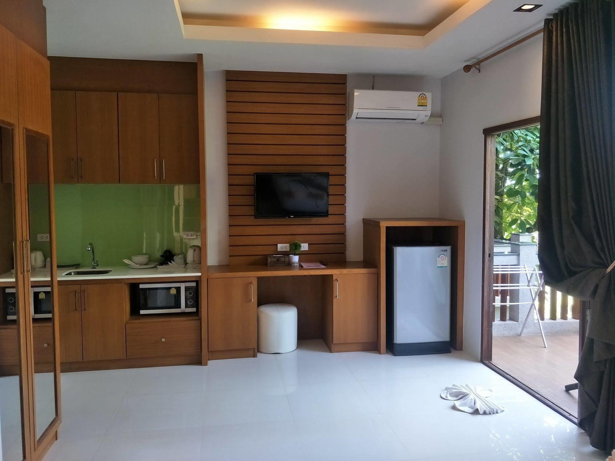Lanta Intanin Resort - Sha Extra Plus Koh Lanta Exterior photo