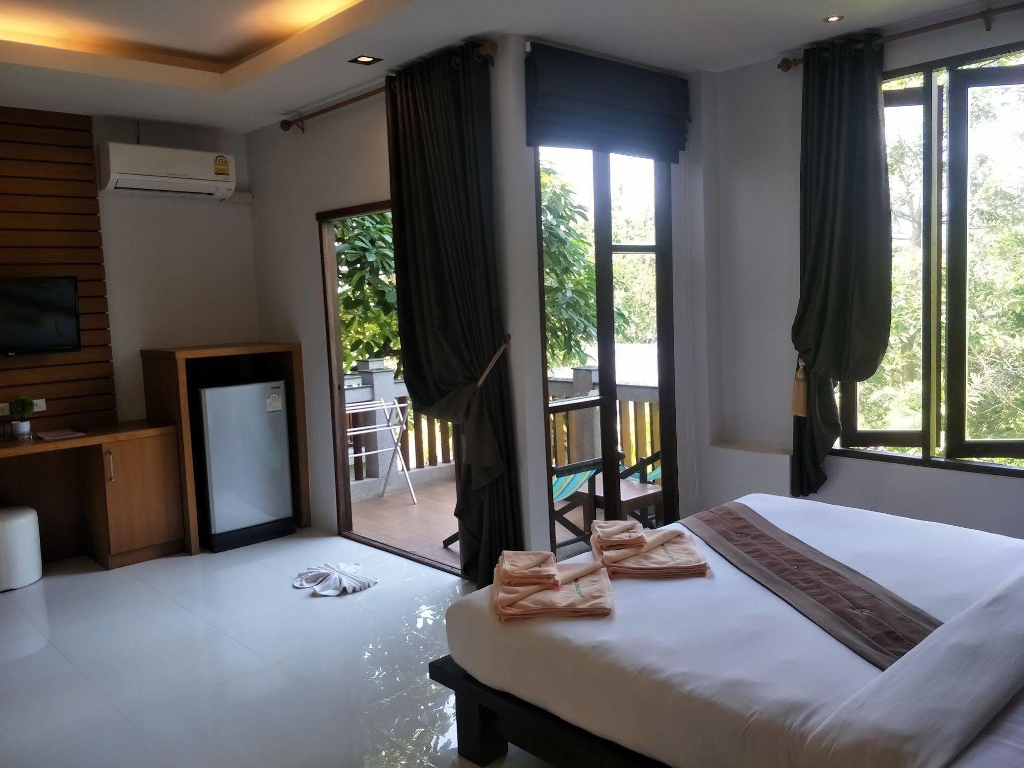 Lanta Intanin Resort - Sha Extra Plus Koh Lanta Exterior photo