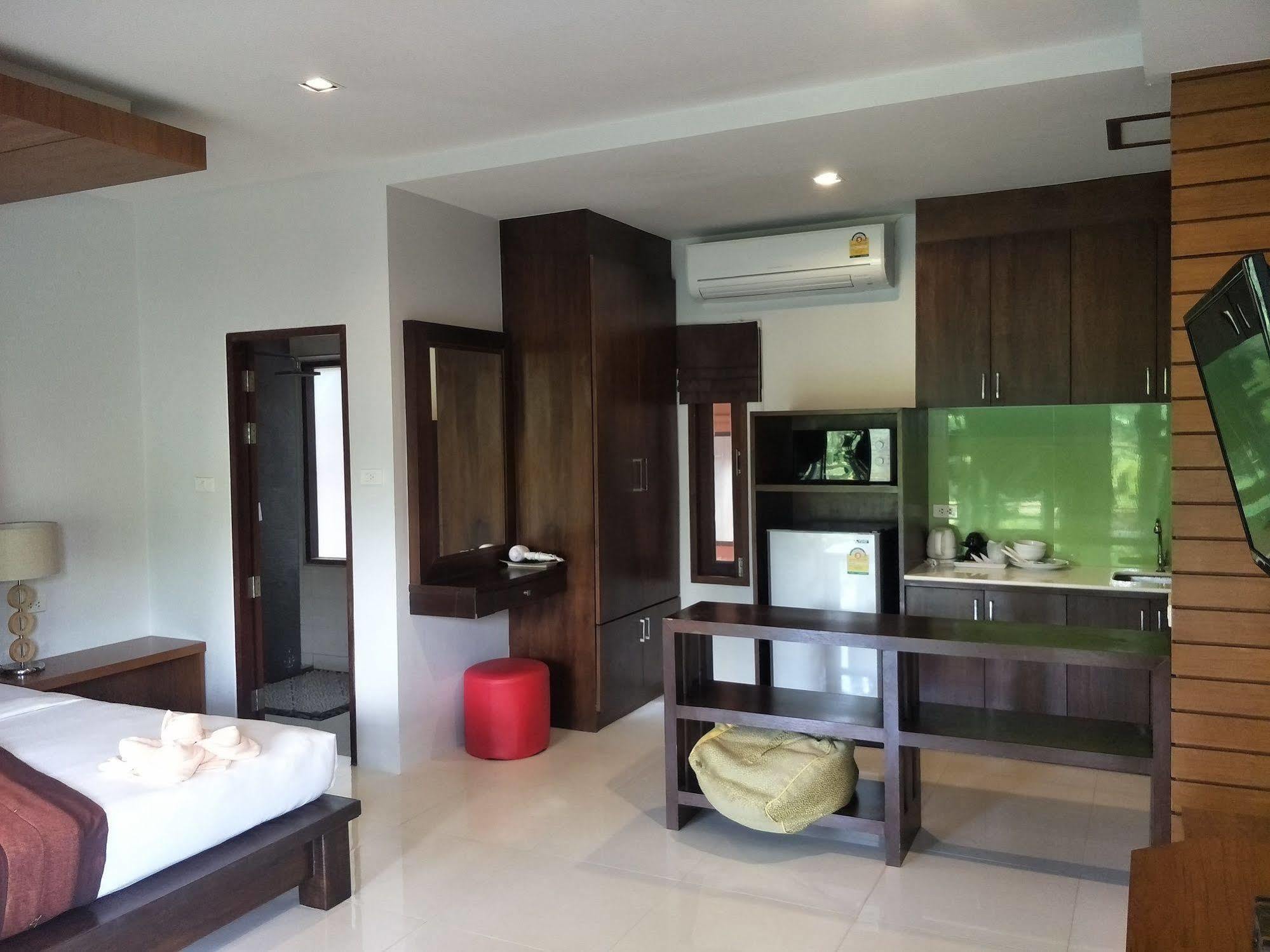 Lanta Intanin Resort - Sha Extra Plus Koh Lanta Exterior photo