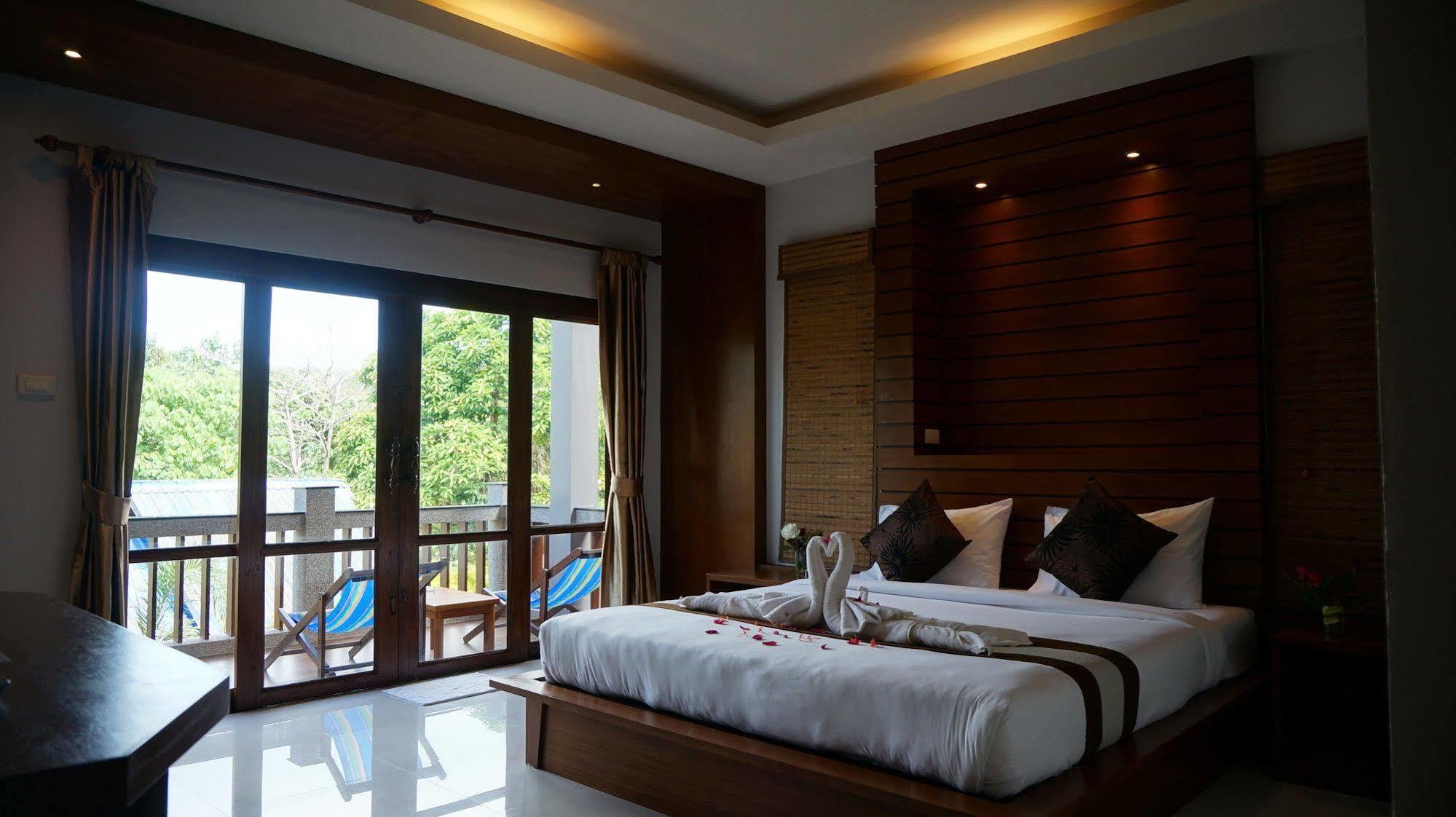 Lanta Intanin Resort - Sha Extra Plus Koh Lanta Exterior photo